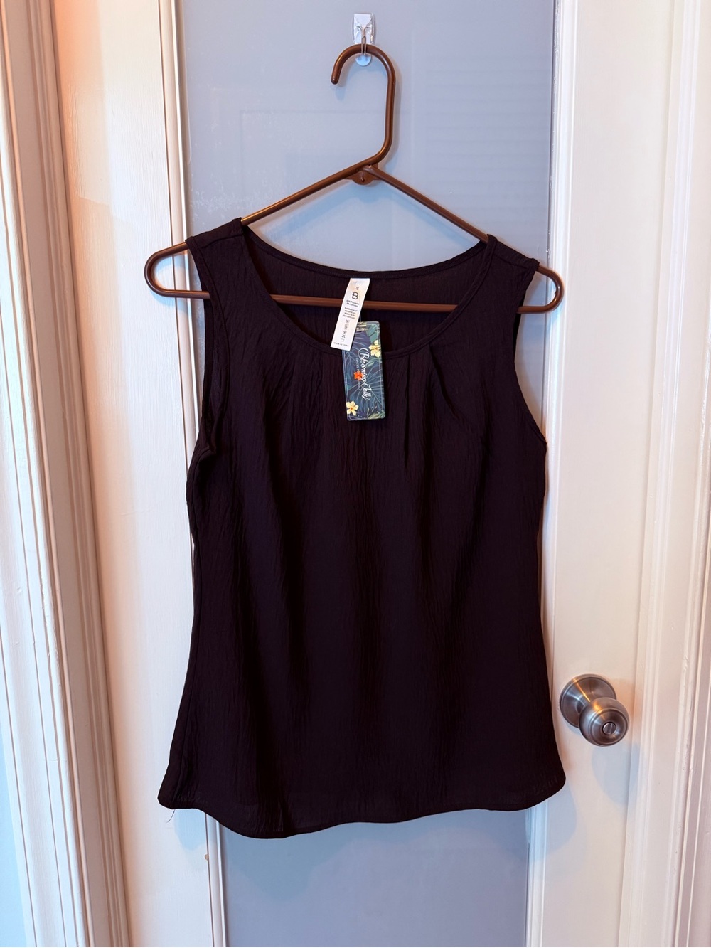 Women's Black Sleeveless Tank Top with Round Neck